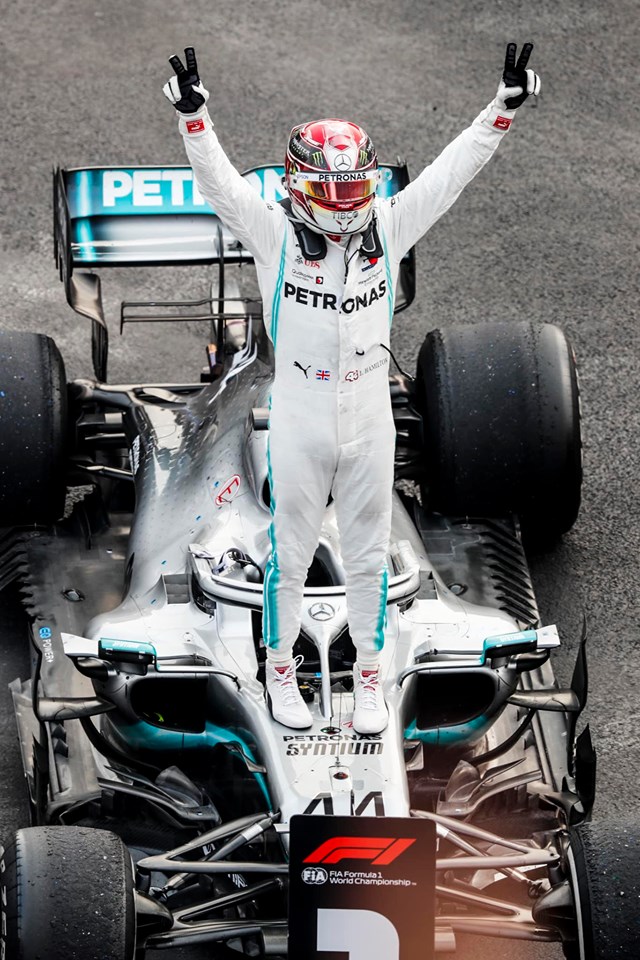 Lewis Hamilton scrie istoria in Formula 1. Al treilea titlul consecutiv