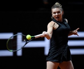 Simona Halep învinsă categoric în semifinale la Stuttgart